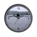 sub_going_to_sea_wall_clock.jpg