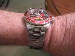 INVICTA.RED.MICKEY.MOUSE.AUTO.WATCH%20005_zpsnwhgw1ow.jpg
